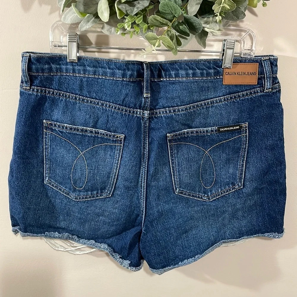 Calvin Klein High Rise Distressed Denim Jean Shorts 32 - Picture 2 of 15